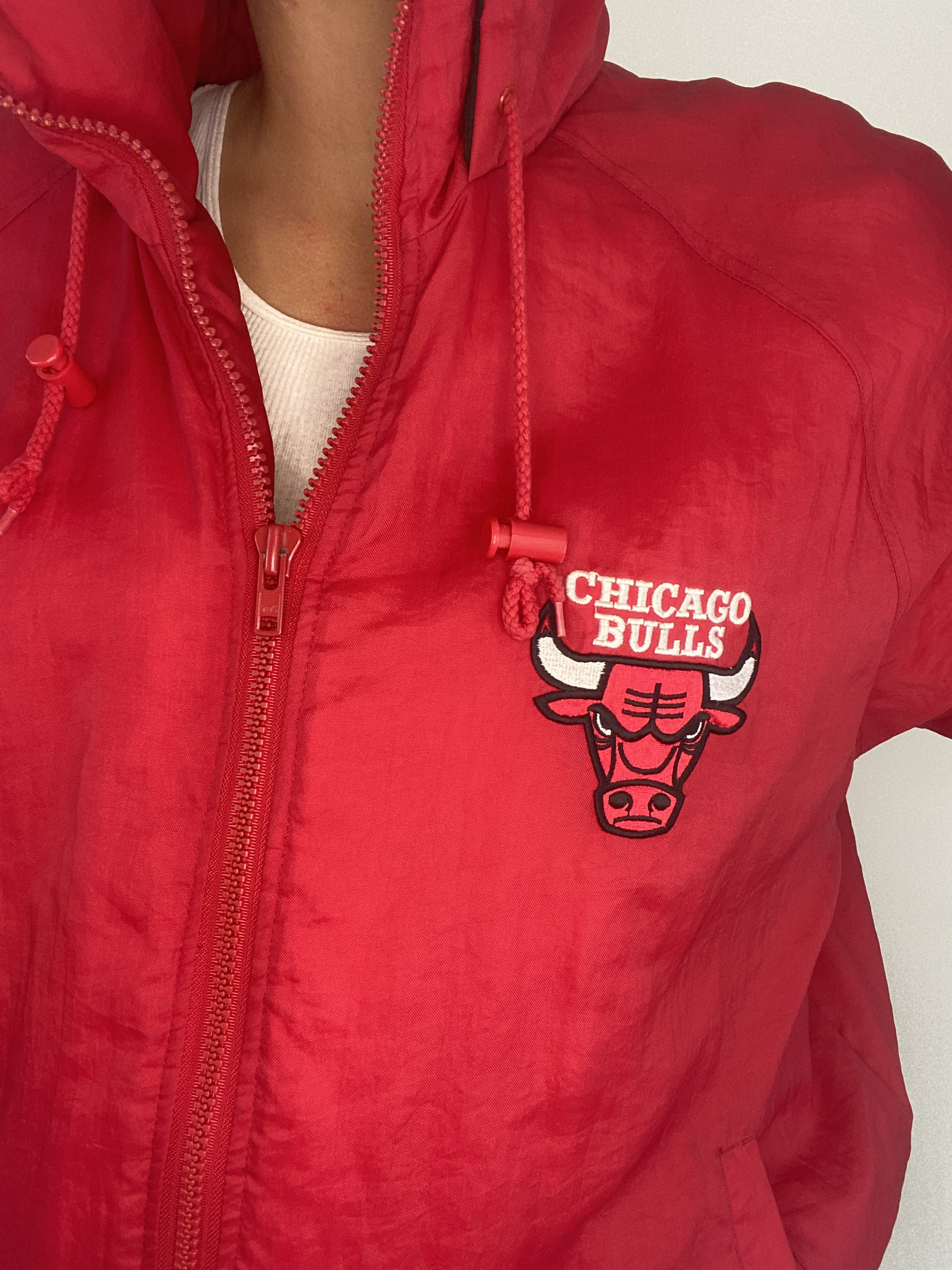 ヴィンテージ シカゴ・ブルズ NBA レッド フード付き パファー XL 