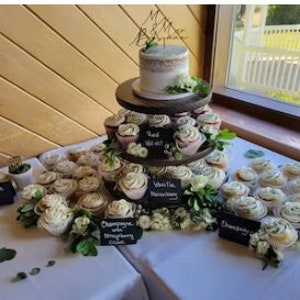 Cupcake Display, 3 Tier Wedding Cake Stand, Rustic Party Display, Bakery Display, Dessert Tower, Party Dessert Tray, Baby shower,Birthday