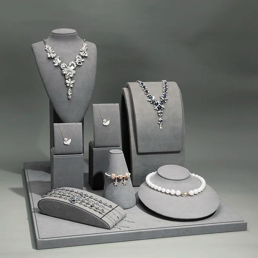 20cm necklet: flat front (acrylic necklet jewellery display)