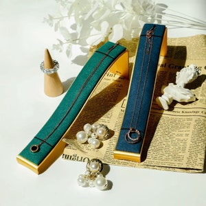 Unique Bracelet display stand, Bracelet display holder for craft show, Jewelry holder for bracelet, Jewelry display stand metal, Multicolor