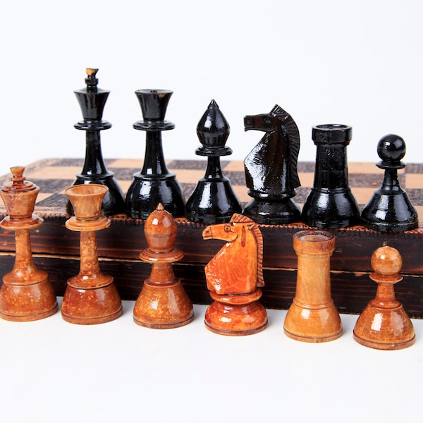 Vintage Handmade Chess Set with Pyrography Decorated Folding Chess Board KH-7cm., 1950's Staunton Chess Set form Eastern Europe
