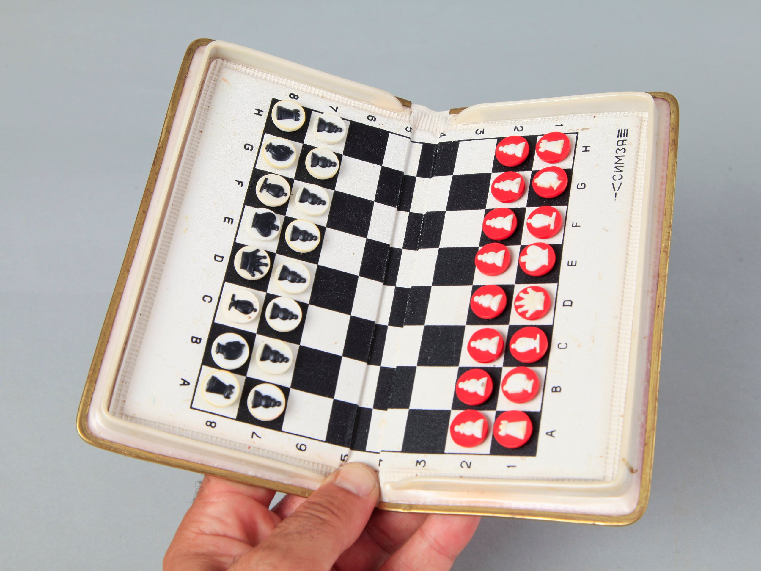 Vintage 1960s Magnetic Chess Game