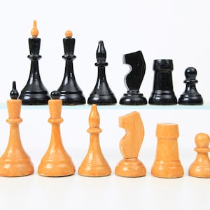 Vintage Latvian/Mordovian Chess Set, KH 10cm/4in., 1970&#39;s USSR Wooden Chess Set, Queens Gambit Chessmen