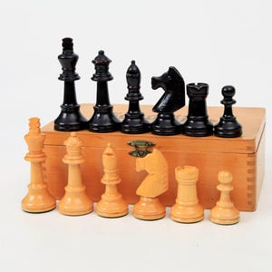 Vintage German Tournament Chess Set, KH 9cm/3,5&quot;.,1970&#39;s Weighted Staunton Chess Set with Original Storage Box