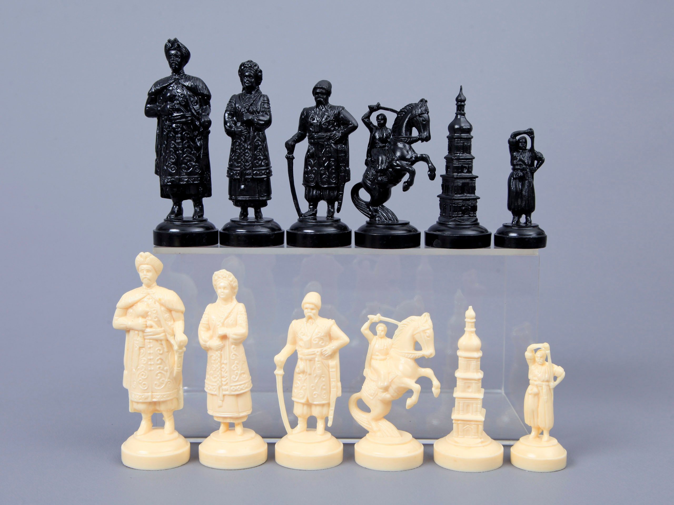 Jeu d'échecs vintage en plastique de l'urss des années 1970