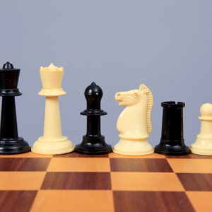 Varna Olympiad Chess Set Black & White edition, K=8,5cm, Weighted Bakelite Tournament Chess Pieces from 1970's. No Box or Board