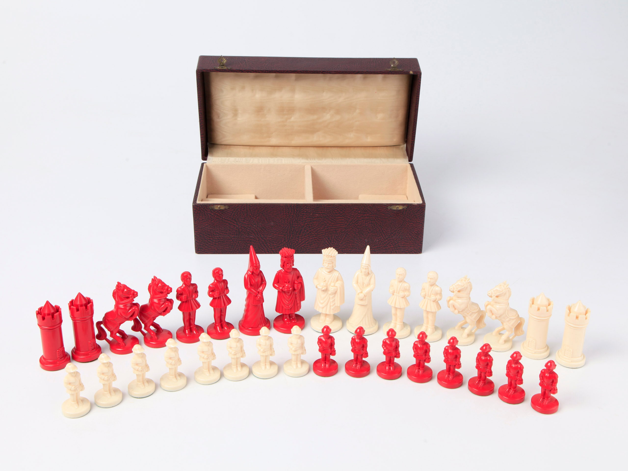 Vintage Weighted Staunton Chess Set KH 95 cm/375 in. -  Portugal