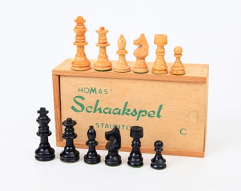 Vintage "Homas" Staunton Chess Set, KH 6 cm/2,35".,1980's Wooden Chess Set from Netherlands, Native Storage Box