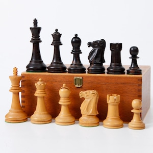 Double Weighted Staunton Chess Set, Fischer-Spassky Style, KH 9,6 cm /3,8 in., Tournament Boxwood & Ebony Chessmen with Storage Box