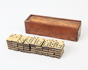 Antike österreichische Knochen-Dominosteine mit Aufbewahrungsbox aus Holz, seltene Doppel-Acht-Knochen-Dominosteine, handgefertigtes Domino-Set