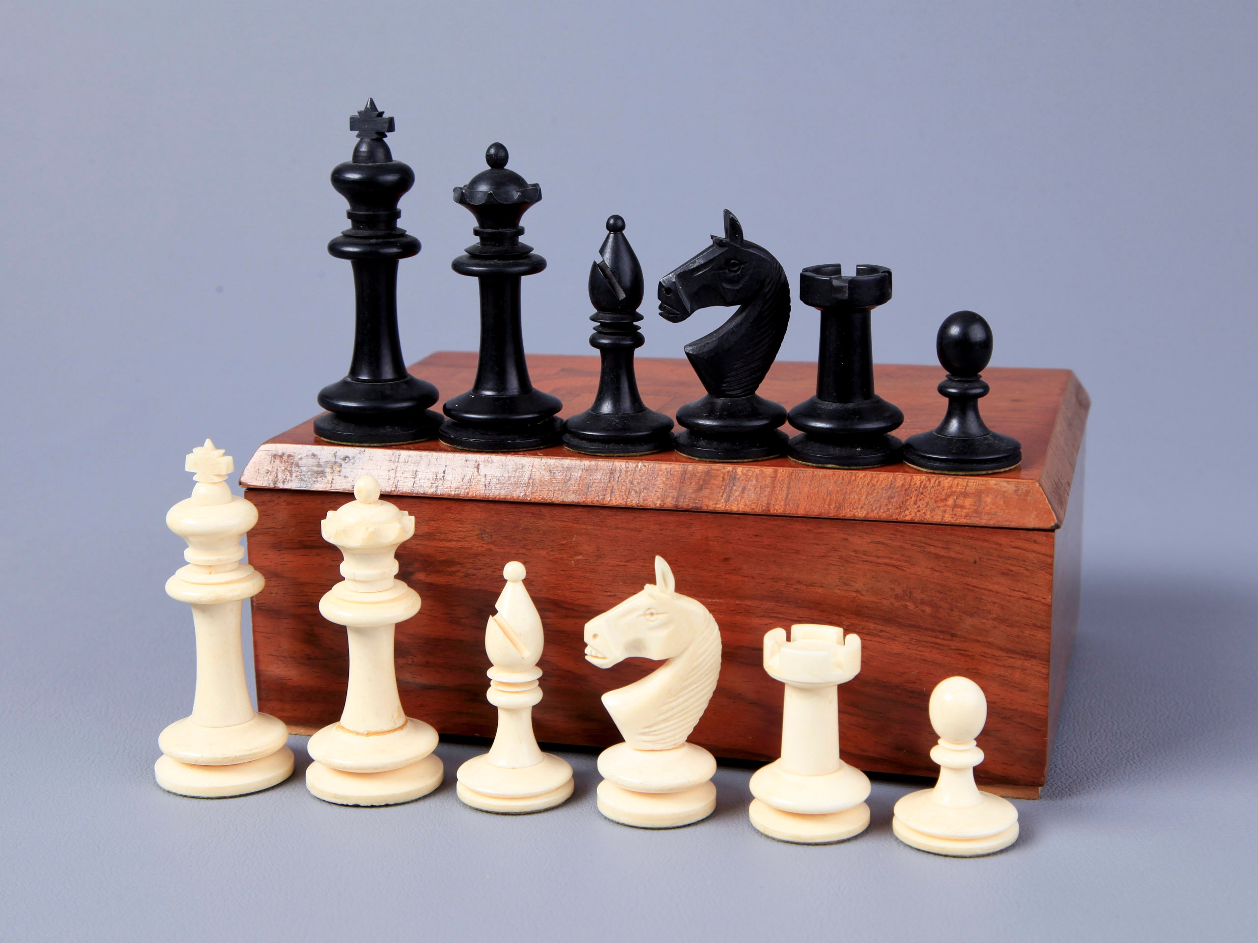 Combo of The Old Vintage English Staunton Series Chess Pieces in