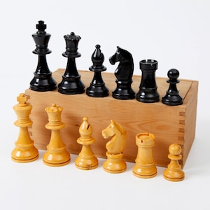 Vintage French Boxwood Staunton Chess Set, KH 8,5cm./3,35&quot;, Old Handmade &quot;Dog Face Knight&quot; Chess Set with Original Wooden Storage Box