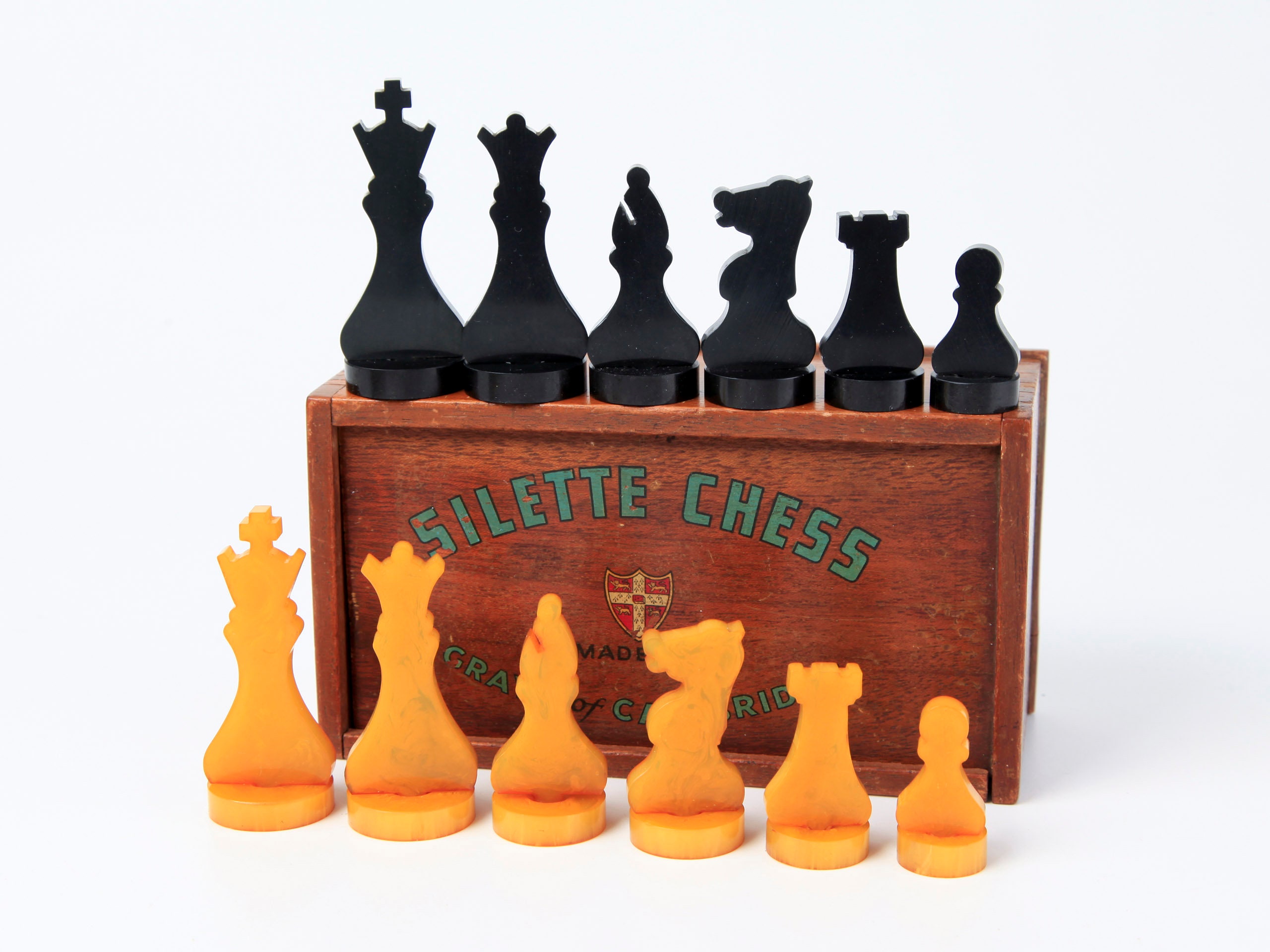 Old English Classic Chess Set Padauk & Boxwood Pieces with Elm Burl &  Erable Board & Box - 3.9 King