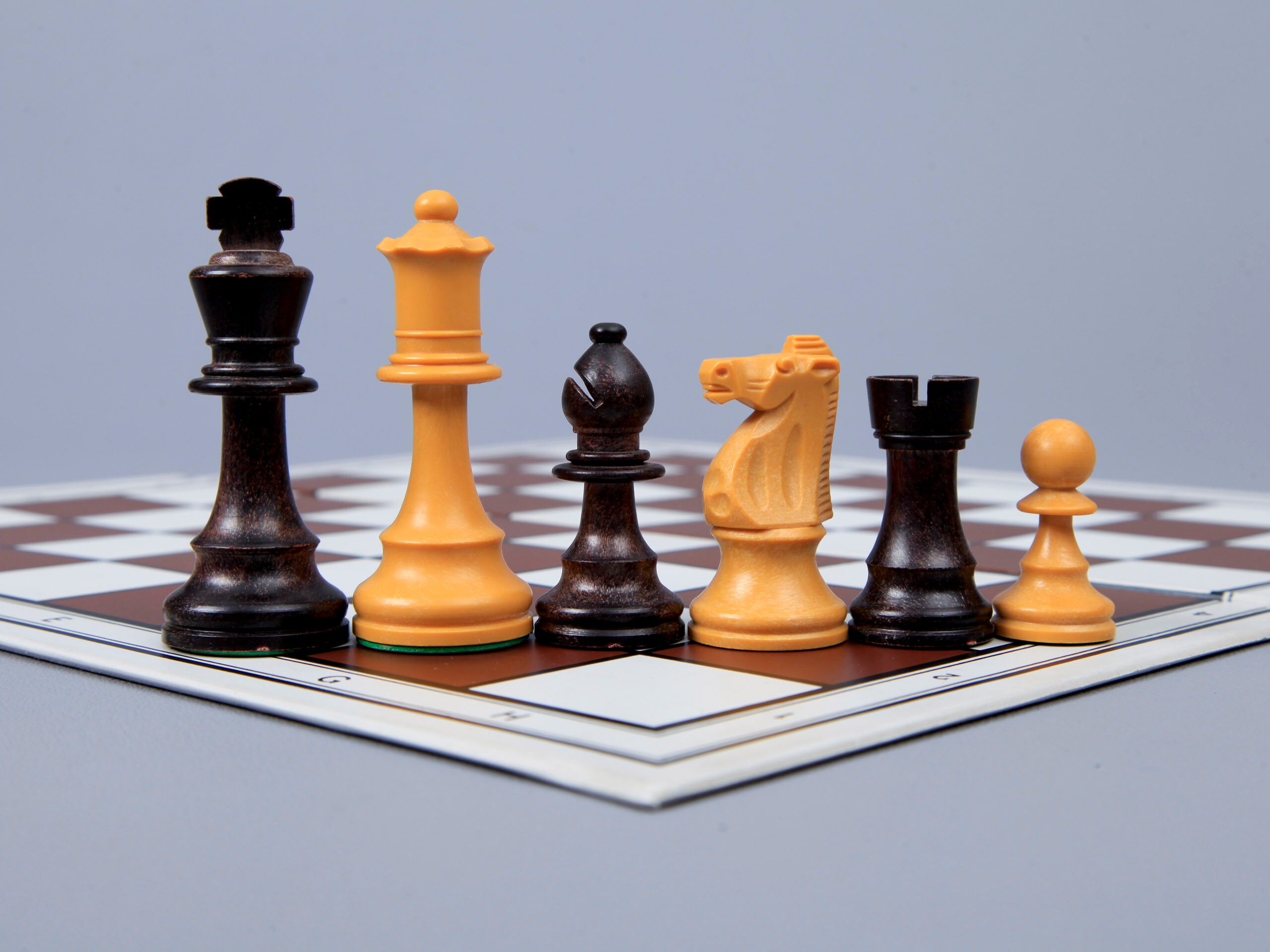 French model chess pieces - Mora Toys · Games