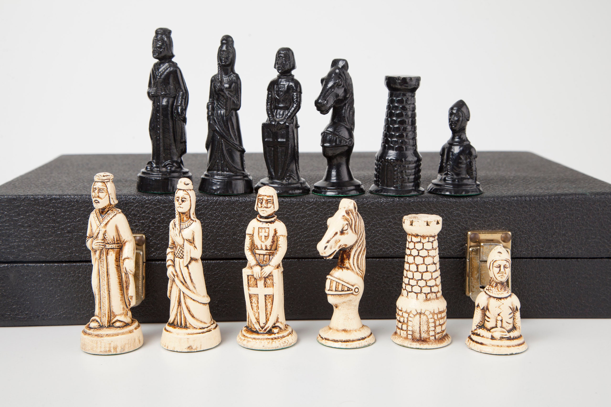 Plastic Folding 20” Chess Board And Black And White Medieval Chess Pieces