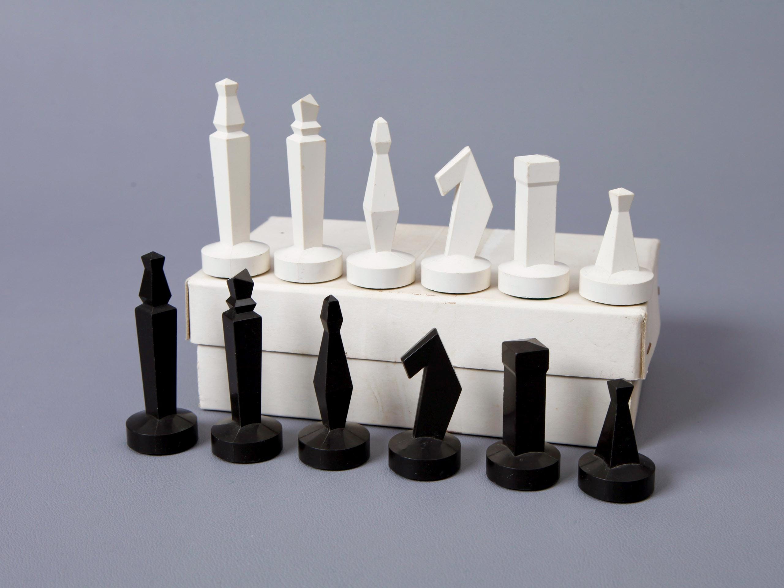 Vintage Minimalist Weighted Chess Set KH 8,5cm/3,35 in, 1970's Futuristic  Modern Design Weighted Chessmen with Original Box