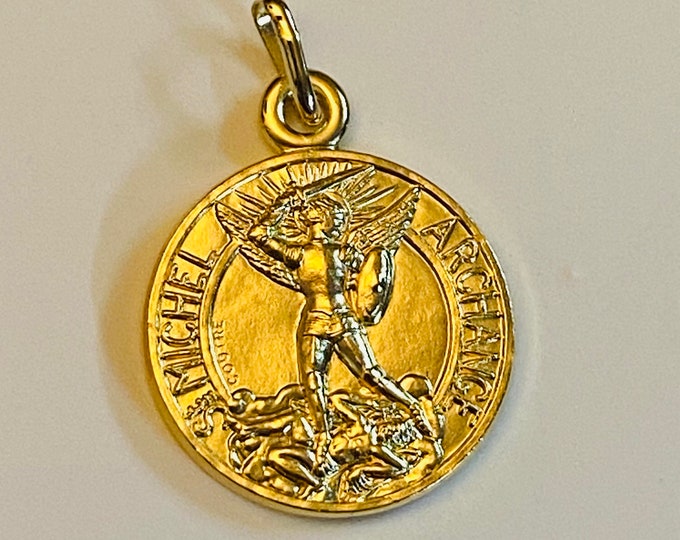 FREE SHIPMENT Medal pendant of Sant Jude 16mm gold plated 3 microns amazing details french handmade 16 millimeters very beautiful work