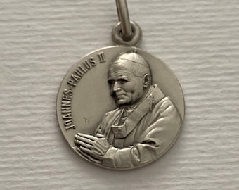 FREE SHIPMENT Medal pendant of Pope Saint Jean Paul the 2nd silver 925/1000 amazing details french handmade 16 millimeters high quality