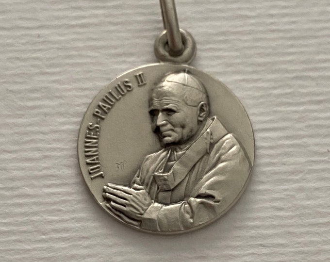 FREE SHIPMENT Medal pendant of Pope Saint Jean Paul the 2nd silver 925/1000 amazing details french handmade 16 millimeters high quality