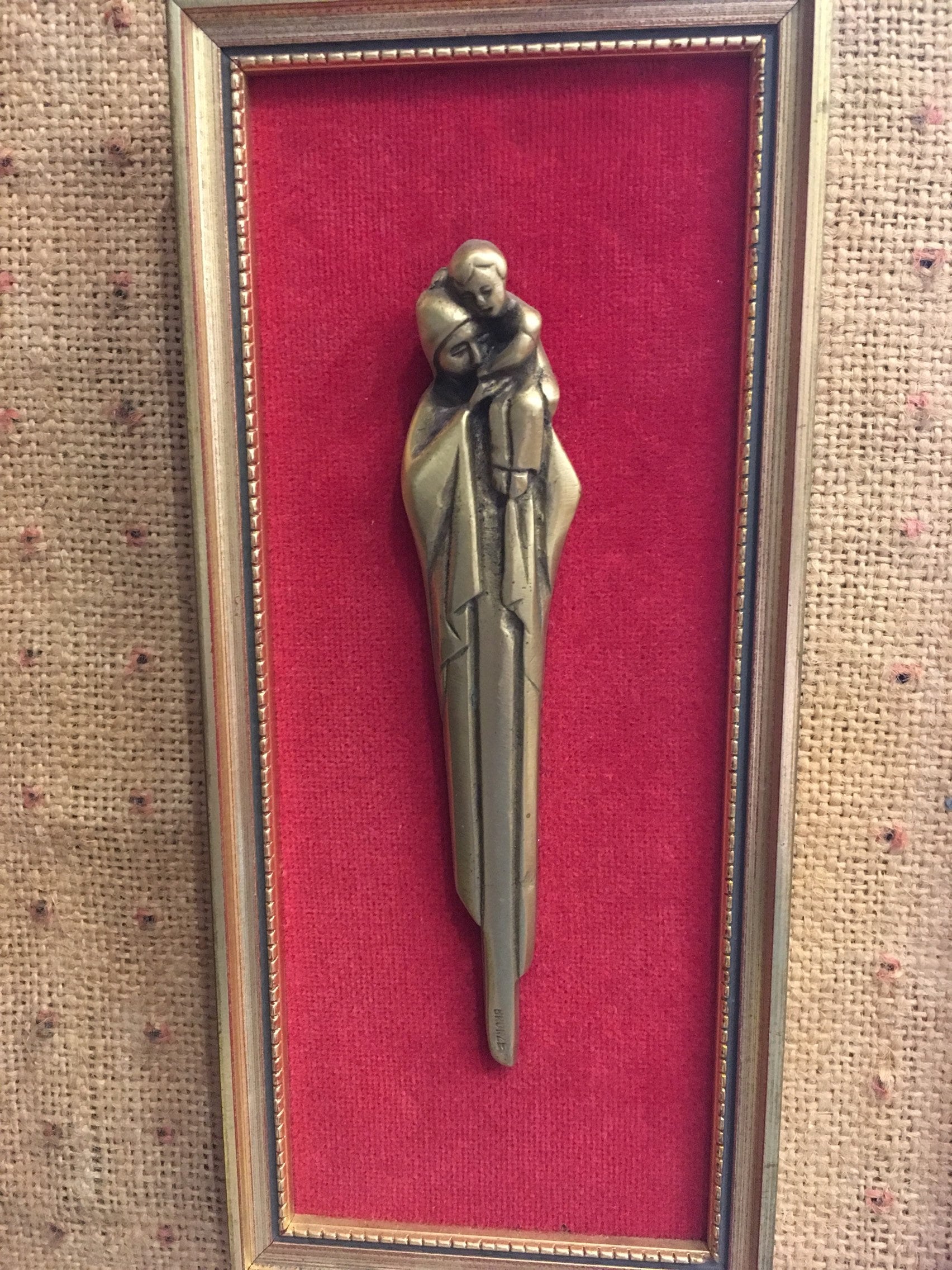 Tableau Vierge A L Enfant en Bronze d'arr sur Velours Rouge