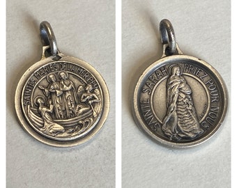 FREE SHIPMENT Medal pendant of Sainte Sarah  silver 925/1000 amazing details french handmade 16 millimeters very beautiful work