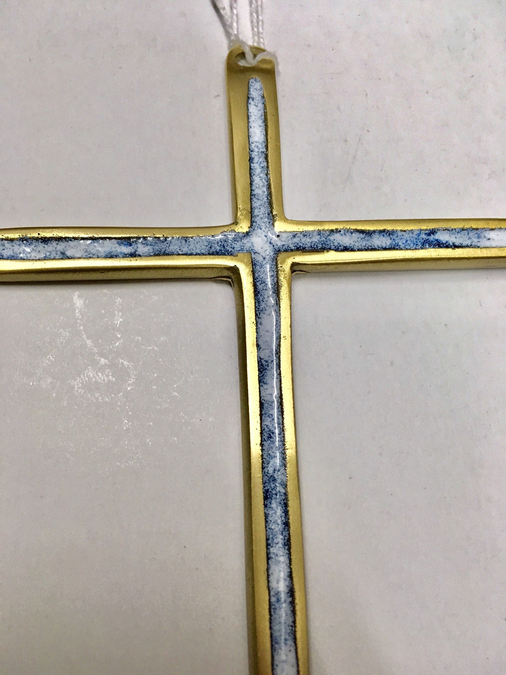 Art Du Bronze Religieux, Croix en Emaillé Blanc et Bleu Style Medieval