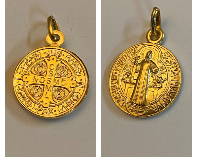 FREE SHIPMENT Medal pendant of Sant Benedict 16mm gold plated 3 microns amazing details french handmade 16 millimeters very beautiful work