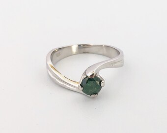 Handmade 9K White Gold Ring: Natural Green Diamond, Round Cut