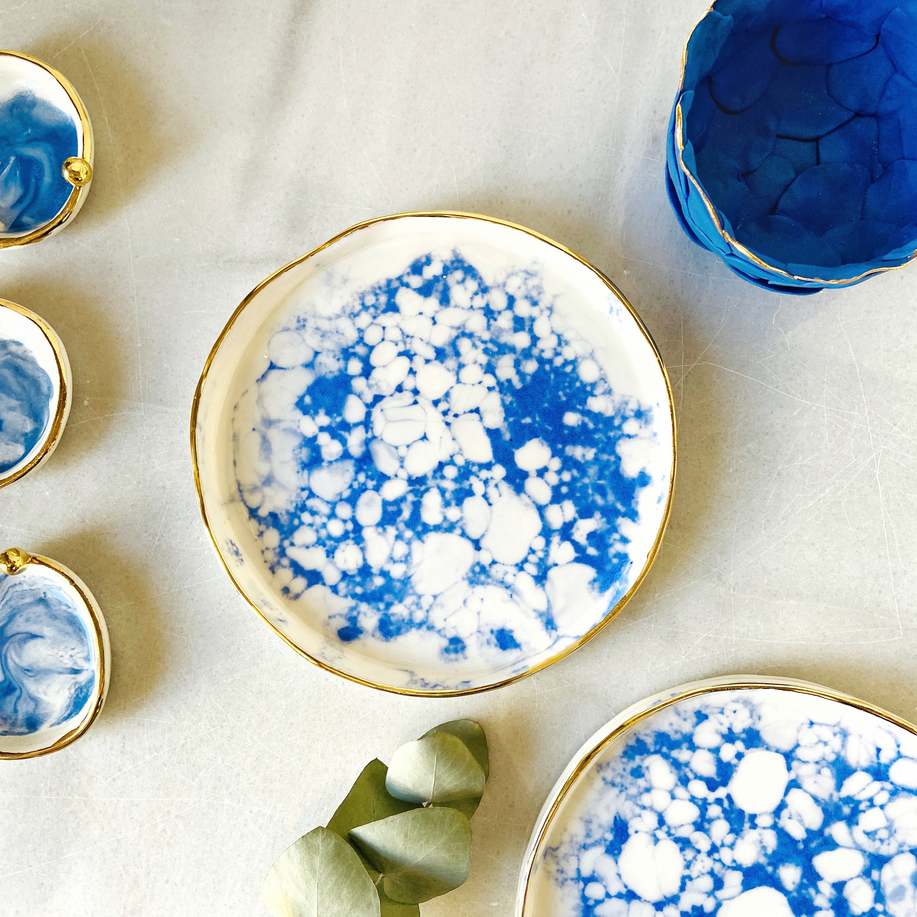 Plaques Bleues de Dessert en Porcelaine Poudre avec L'or 22K