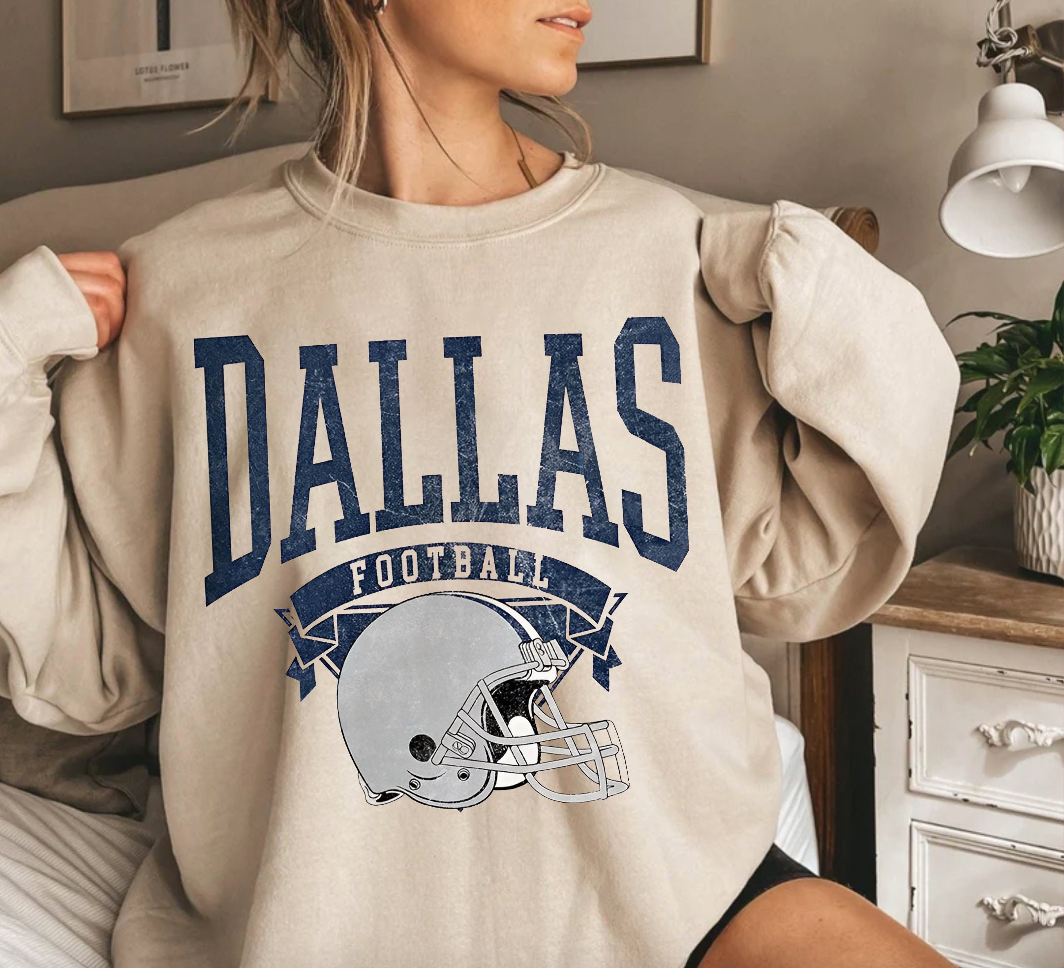 Discover Vintage Dallas Football Sweatshirt