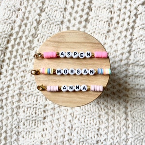Llavero con nombre y cuentas Heishi personalizadas, llavero Heishi, llavero, llavero de arcilla polimérica, llavero personalizado