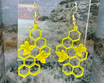 Bee honeycomb acrylic earring choose from 64 colours! Glitter, bees, save the bees, garden, trendy, honey