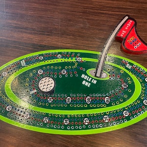 Golf Cribboard Cribbage Board met acryl golfclub haringen. Jij kiest voor 2,3 of 4 spelers.