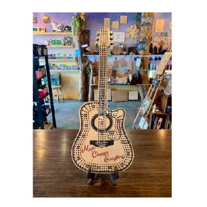 Akoestische gitaar cribboard/cribbageboard naar keuze 2,3 of 4 spelers met acryl plectrum haringen