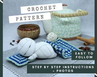 Crochet sleeping mummy pattern, crochet mummy with crochet blanket and pillow