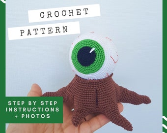 Eyeball monster crochet pattern. Crochet Halloween toy tutorial. Spooky gift for friend.