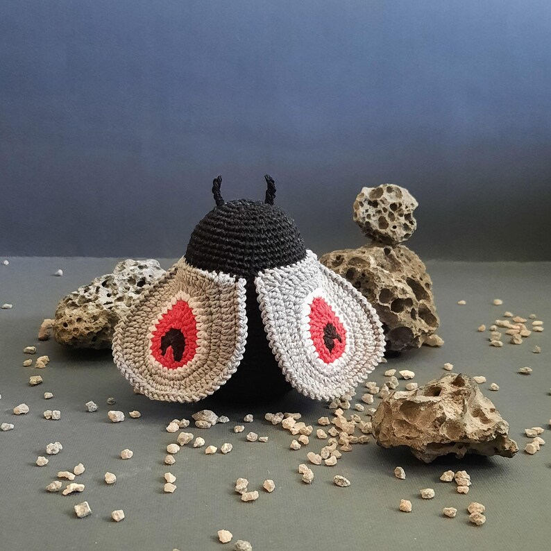 Crochet Halloween moth pattern. Pattern for Dead head butterfly.