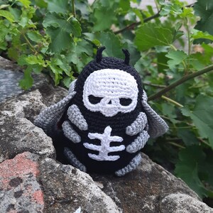 Crochet Halloween moth pattern. Pattern for Dead head butterfly.