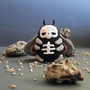 Crochet Halloween moth pattern. Pattern for Dead head butterfly.