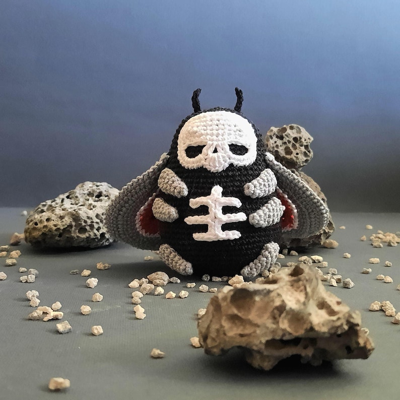 Crochet Halloween moth pattern. Pattern for Dead head butterfly.