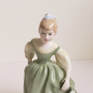 Vintage Royal Doulton Figurine HN 2211 &quot;Fair Maiden&quot; Copyrighted in 1966