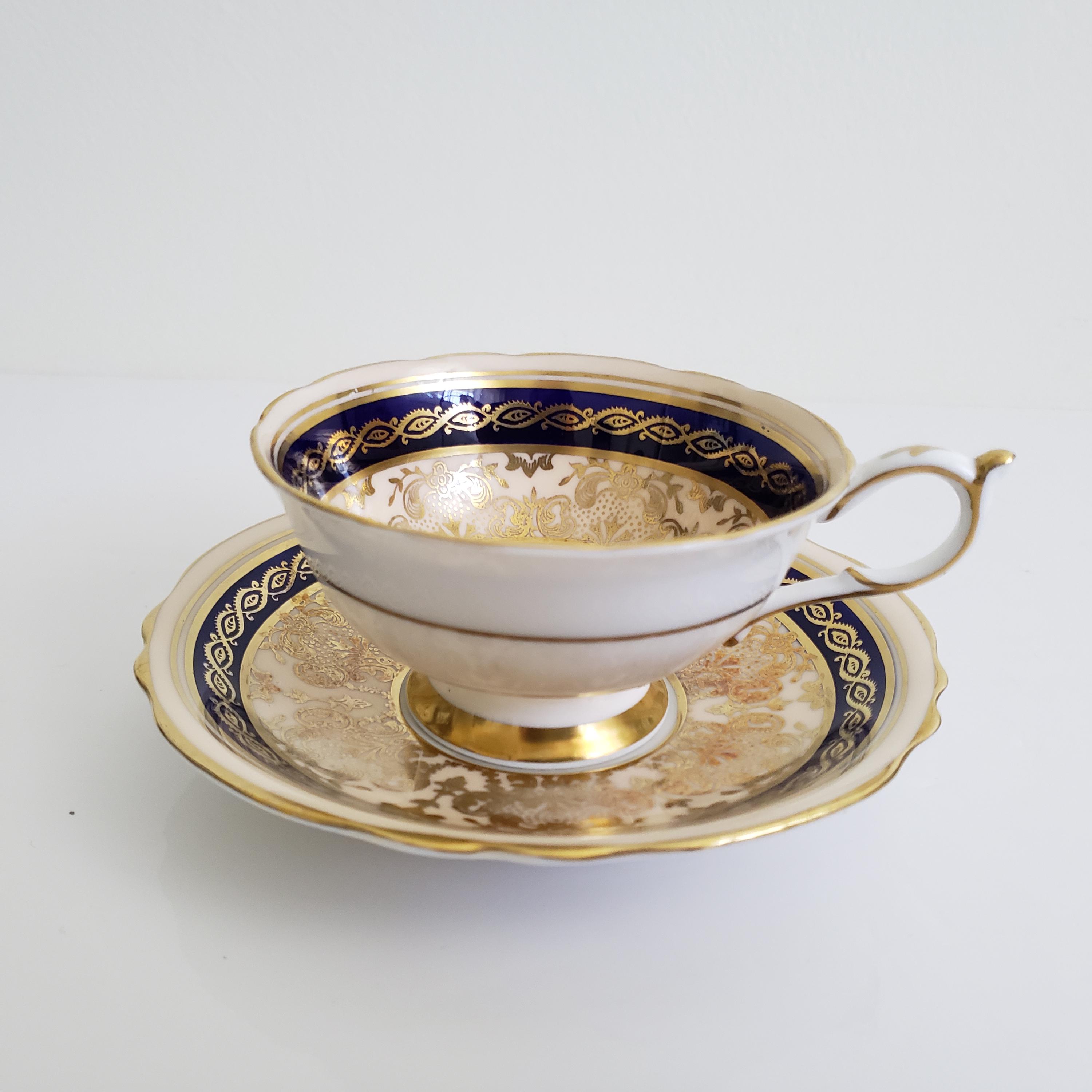 ヴィンテージ パラゴン ティーカップ：コバルトブルー、金細工、ピンク