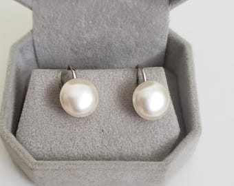 Boucles D'oreilles Vintage Pendantes Perles Verre Et Lucite – Années 70/80
