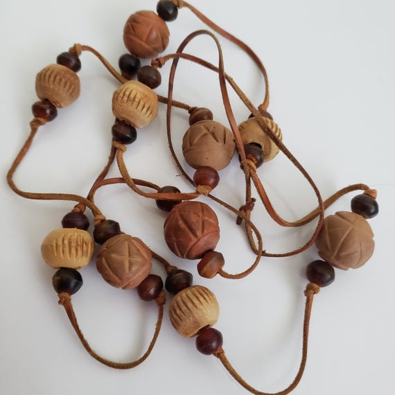 Vintage Carved Wood Bead Necklace: Boho Leather Cord, 40  display picture 2