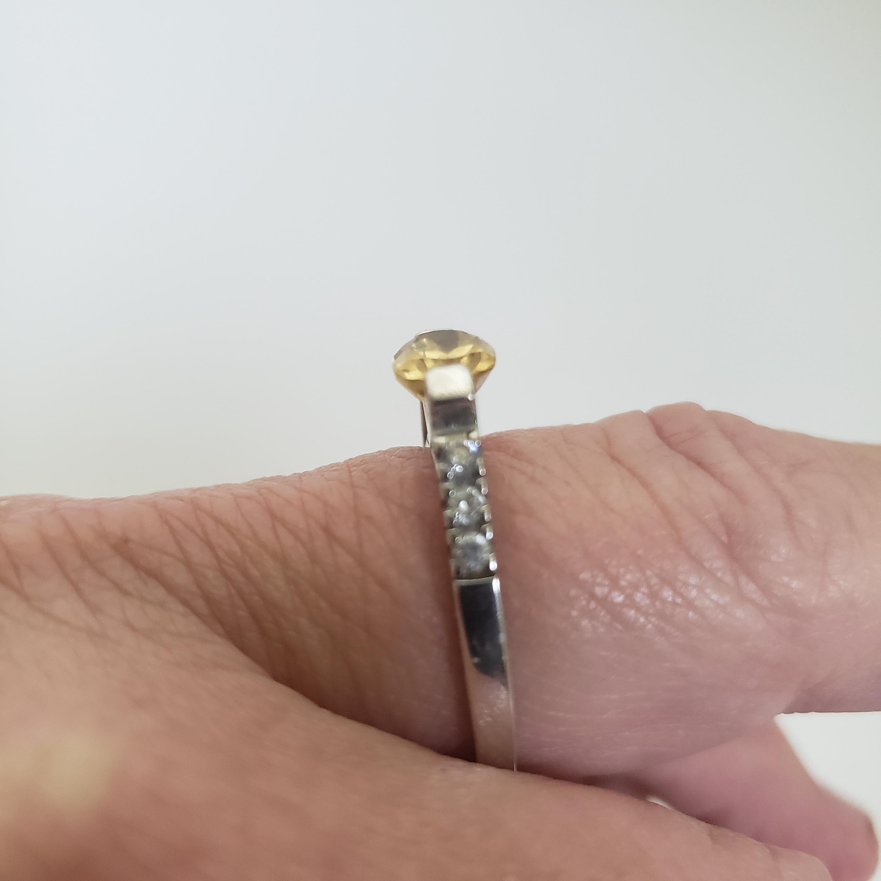 Anillo Con Circonitas De Colores En Plata 925 | Joyería Elegante Aquí