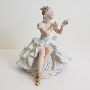 Vintage Wallendorf Ballerina Figurine: Germany East Porcelain Statue