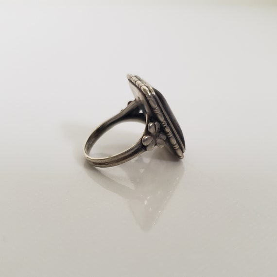 Sterling Silver Ring with Square Framed Labradori… - image 3