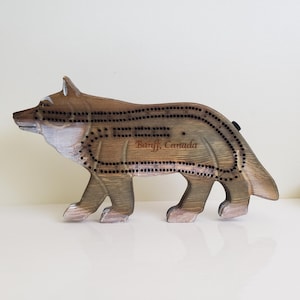 Tablero de cribbage vintage de madera hecho a mano, con forma de lobo, Banff, Canadá