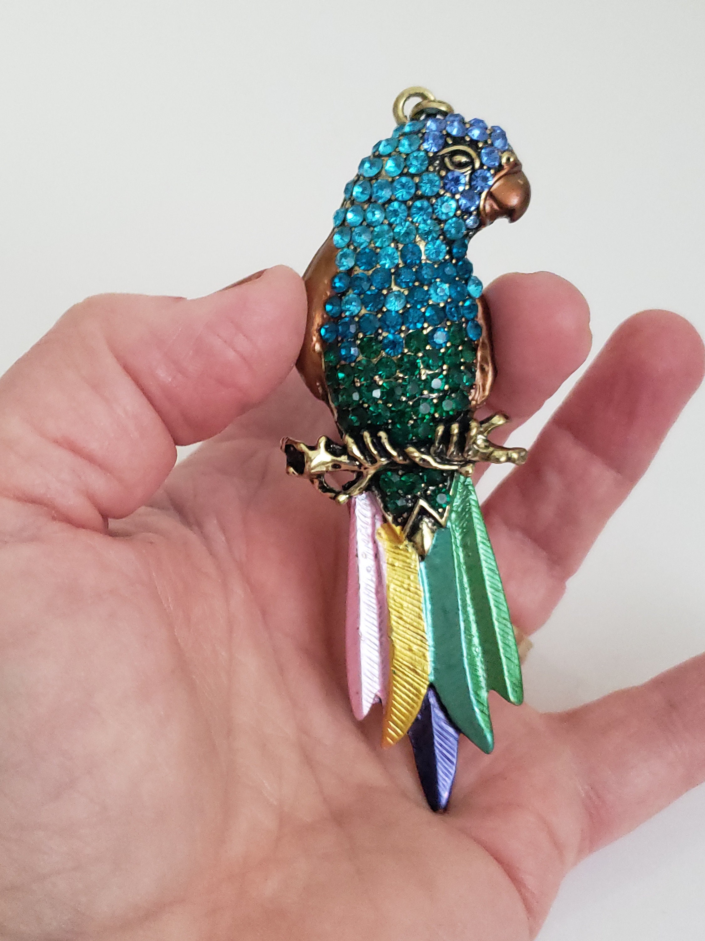 Acheter Broche perroquet de dessin animé coloré élégant, strass brillant, Animal, cadeau pour femmes