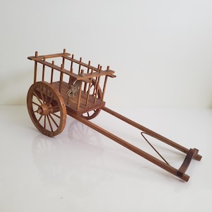 Vintage handgemaakt houten schaalmodel van een Red River-kar, 1967, Metis of Pioneer transport-/wagenmodel